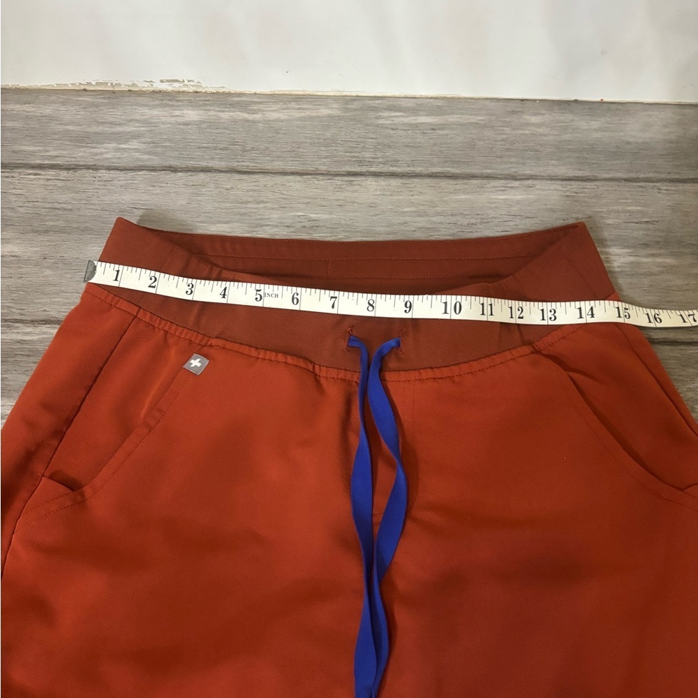 FIGS Bundle Zamora Jogger Scrub Pants - Rust & Graphite Gray - Picture 14 of 15